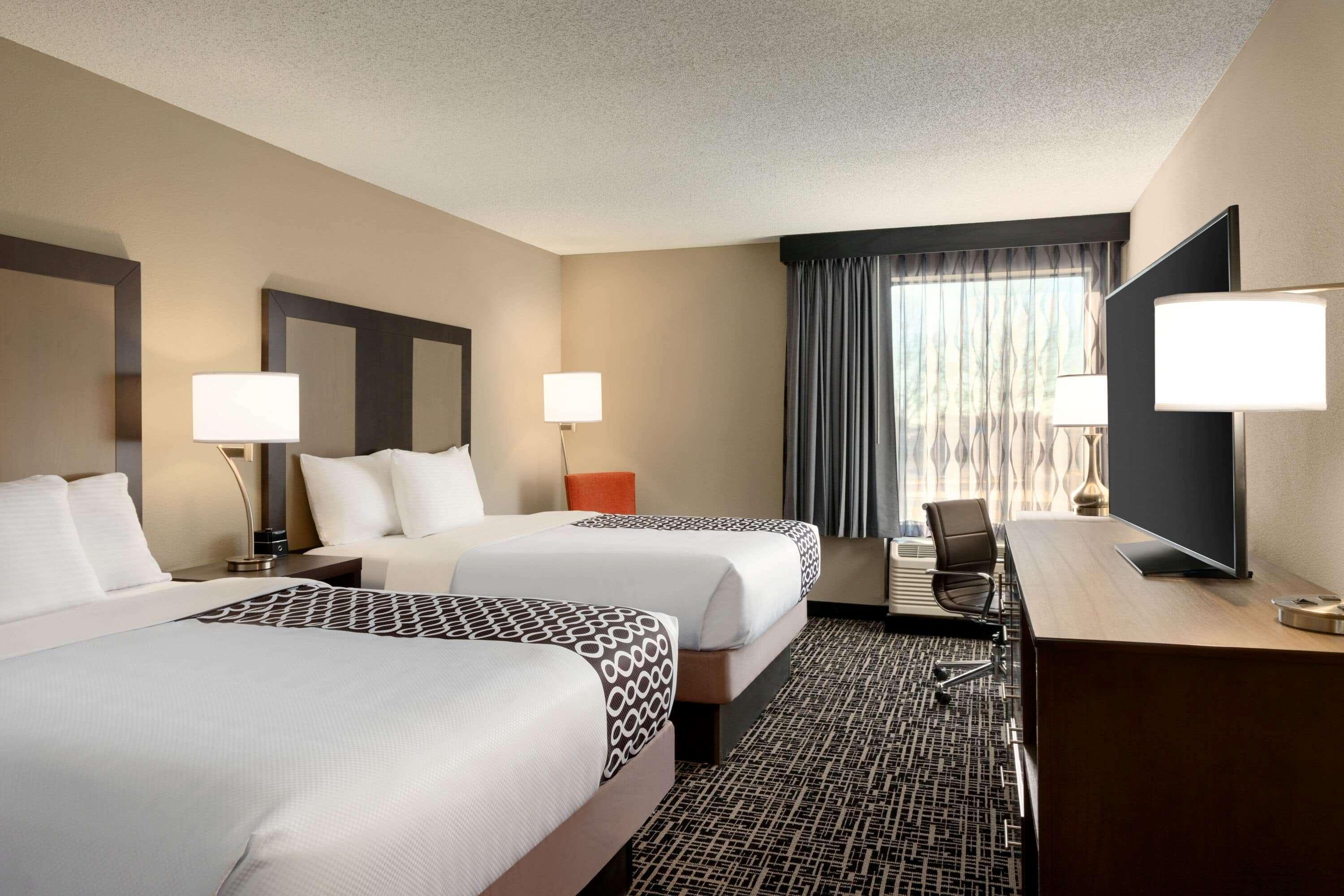 La Quinta Inn & Suites By Wyndham St Louis Route 66 Windsor Springs Bagian luar foto