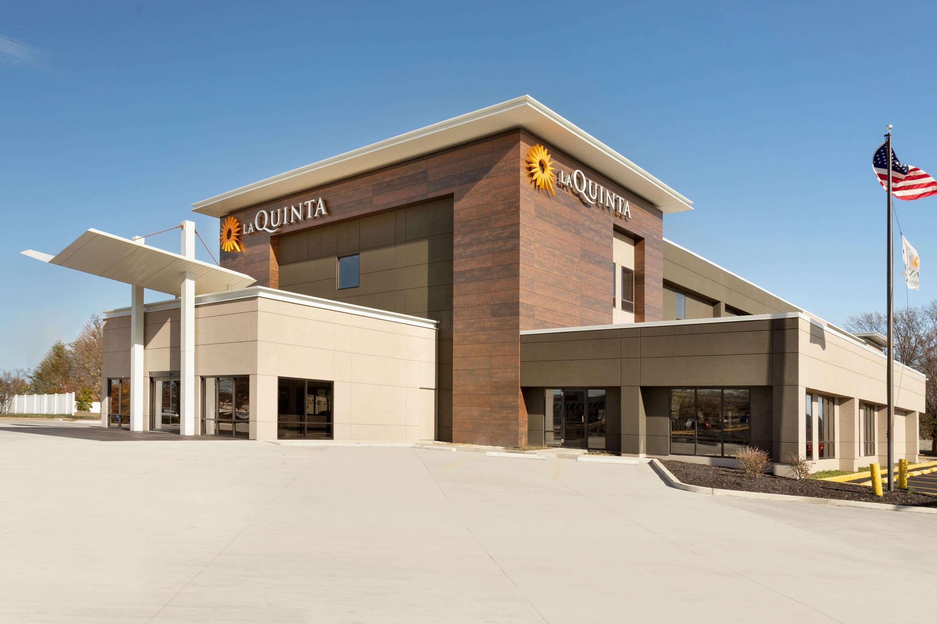 La Quinta Inn & Suites By Wyndham St Louis Route 66 Windsor Springs Bagian luar foto