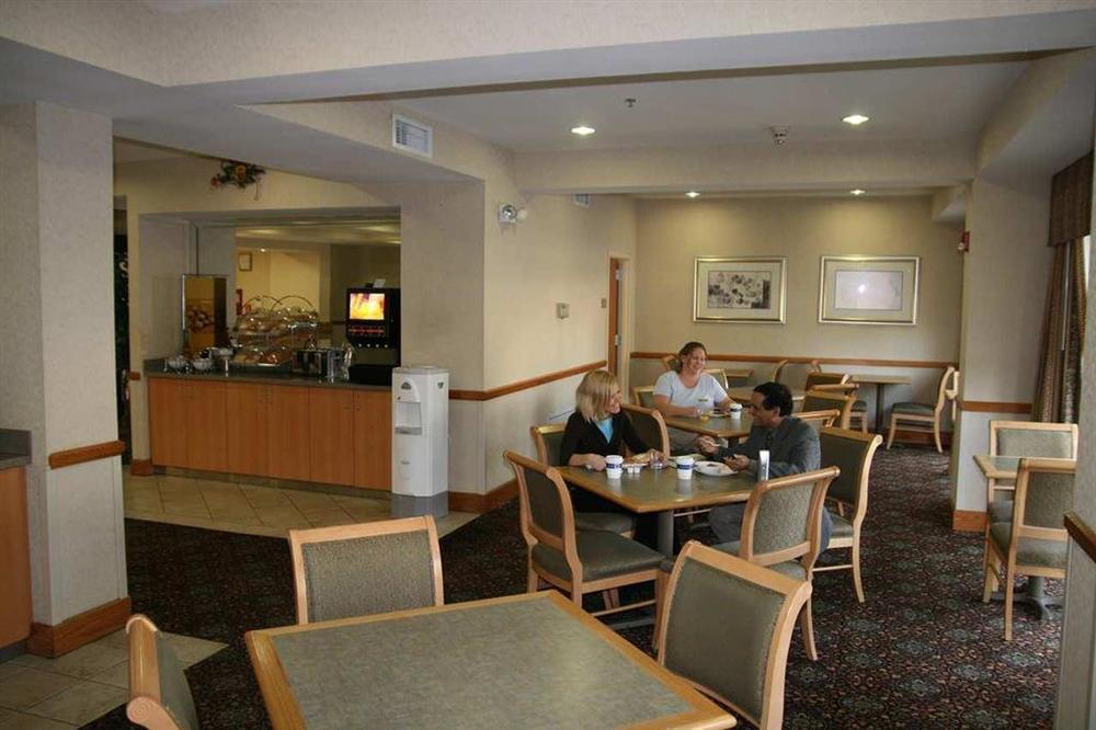 La Quinta Inn & Suites By Wyndham St Louis Route 66 Windsor Springs Restoran foto