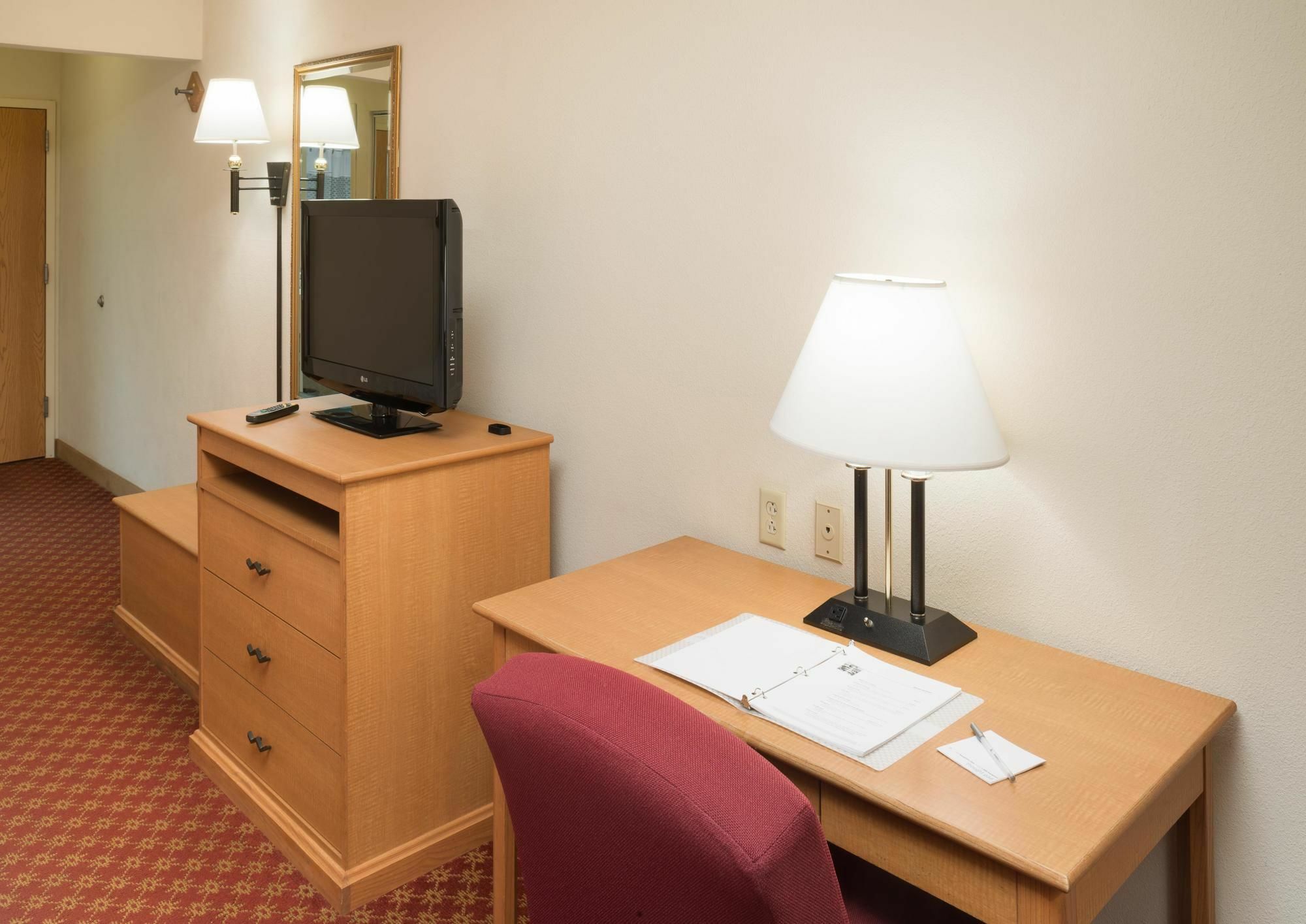 La Quinta Inn & Suites By Wyndham St Louis Route 66 Windsor Springs Bagian luar foto